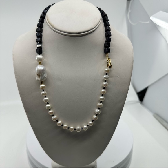 New Handmade Freshwater Pearl & Navy Goldsand Gem Necklace with Toggle Clasp - Picture 11 of 14